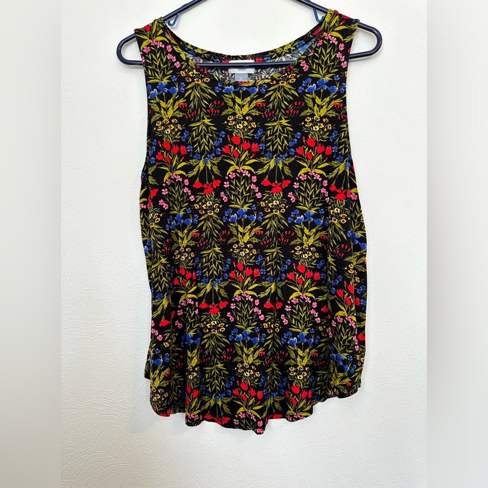 Old Navy floral tank size XL